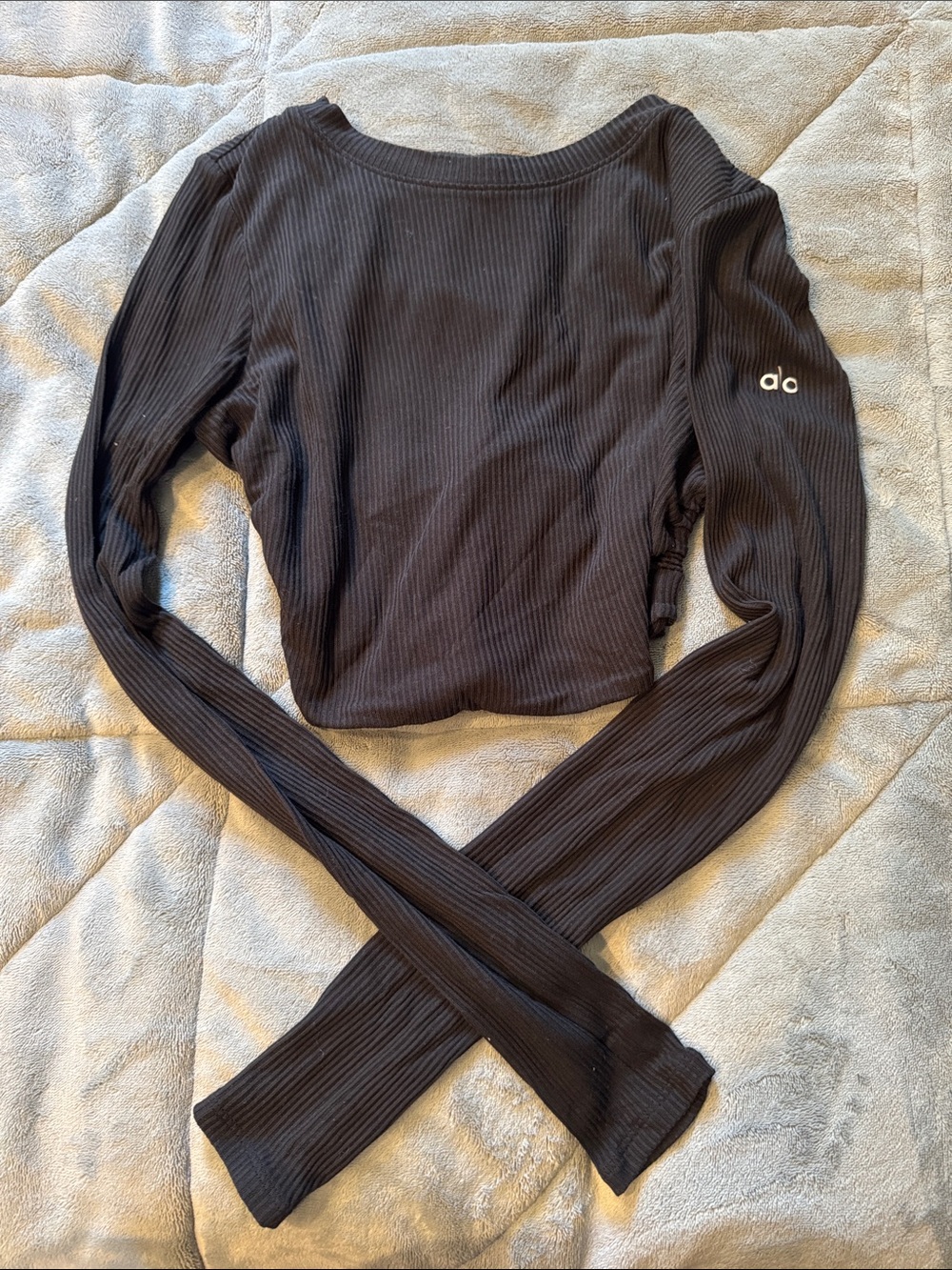 ALO Yoga Black Ribbed Long-Sleeve Crop Top